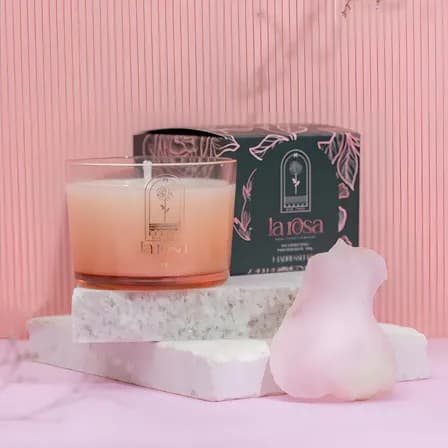 Vela Perfumada De Massagem Madressenza La Rosa Lilás 100g Corpo